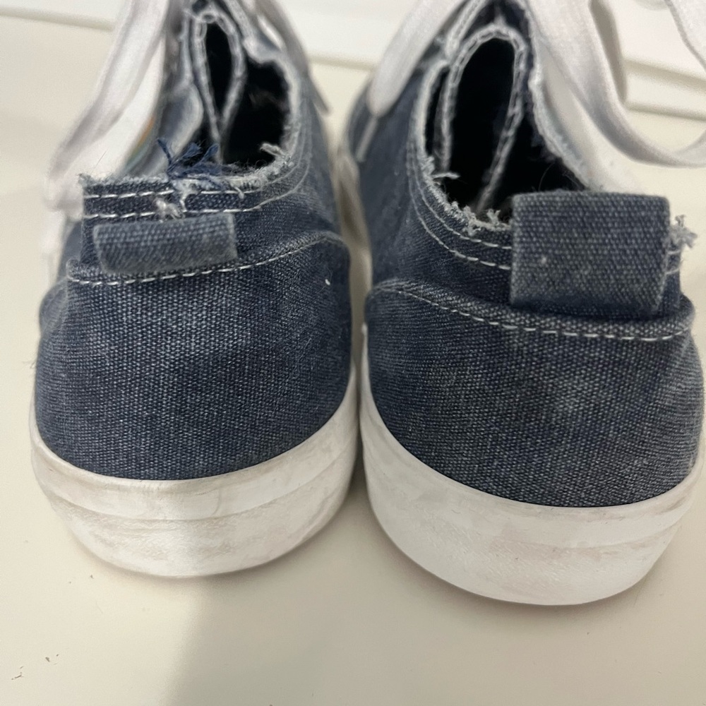 Pop Comfort Fit 9.5 Rainbow 🌈 Denim Shoes - Picture 4 of 9